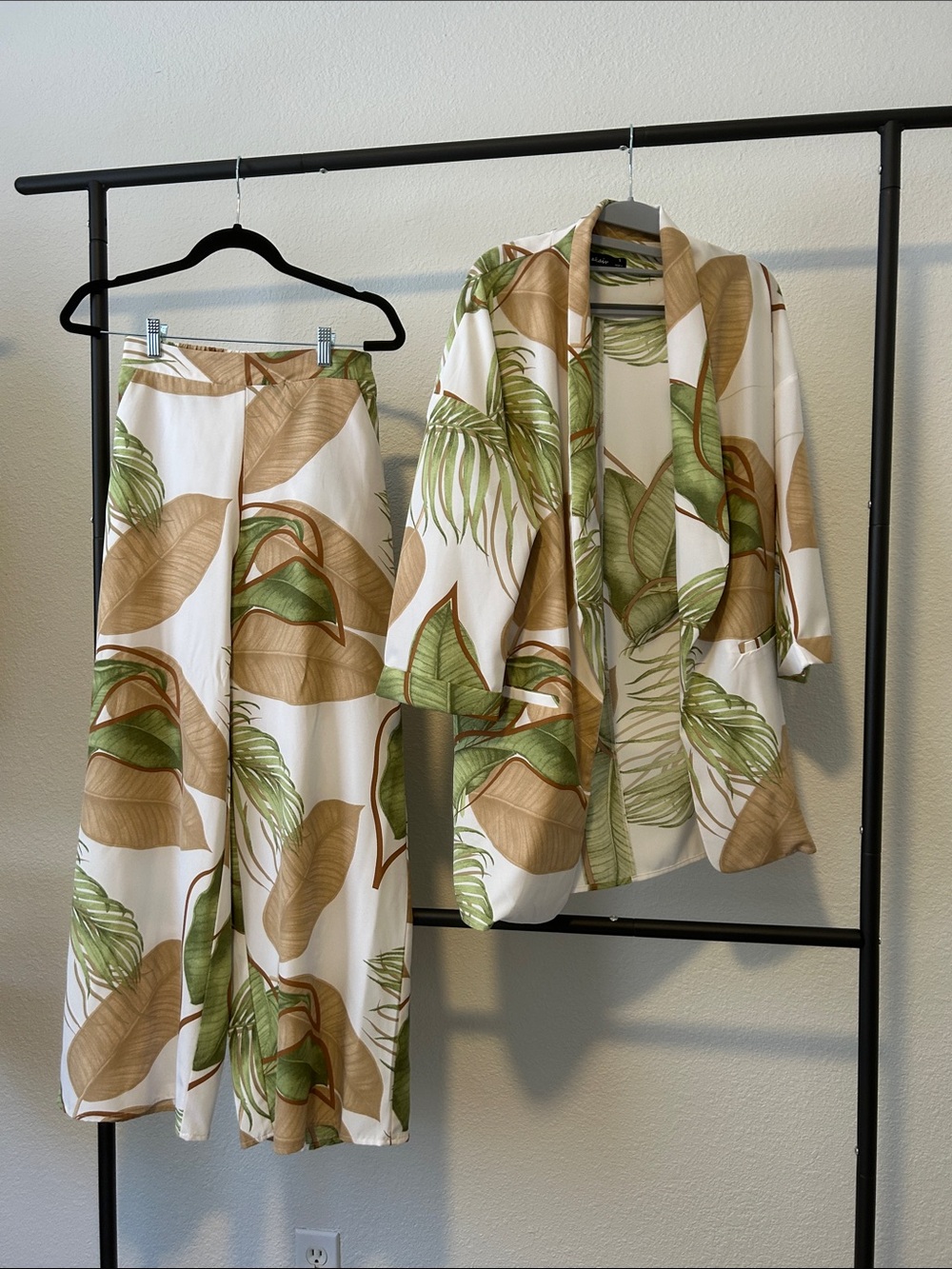 Akaiv 2 Piece Set